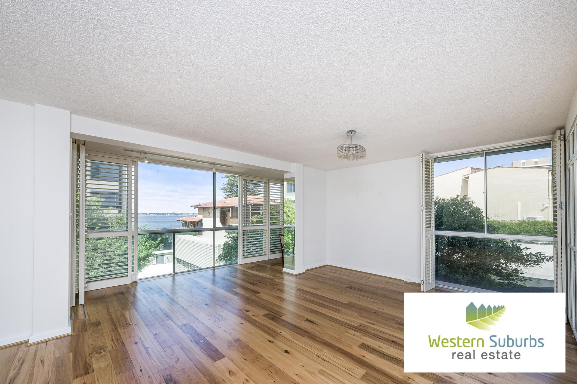 Parkside living with river breezes - almost on the door step to UWA & QEII